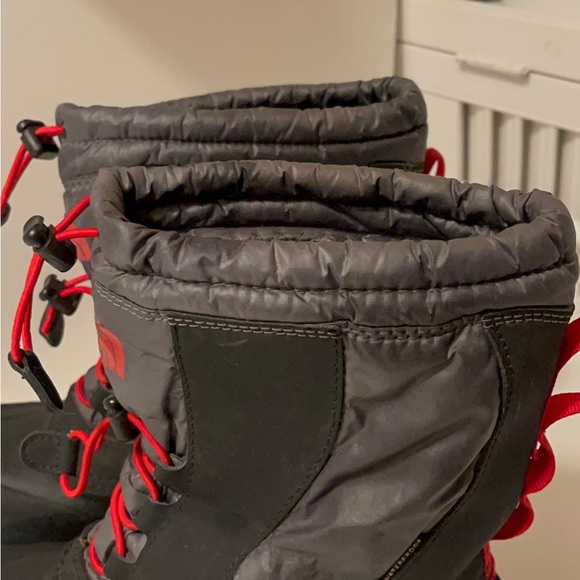 The North Face boots for boy size 2 . Gray black and gray - Picture 10 of 14